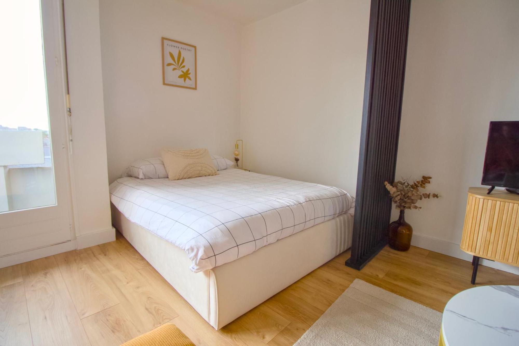 La Duche - Neuf Central, Calme, Vue Sur Les Toits De Et Parking, Intendance Luxury Host *
