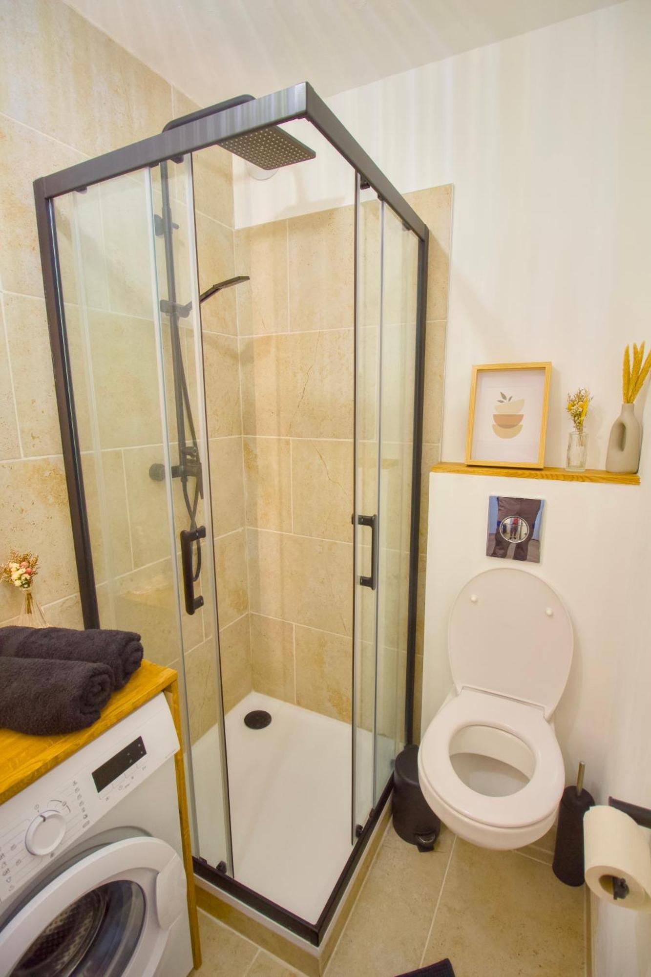 La Duche - Neuf Central, Calme, Vue Sur Les Toits De Et Parking, Intendance Luxury Host Apartment